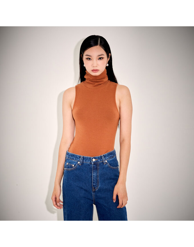 BEHIND WINKLE OVER NECK TOP_T226TP139