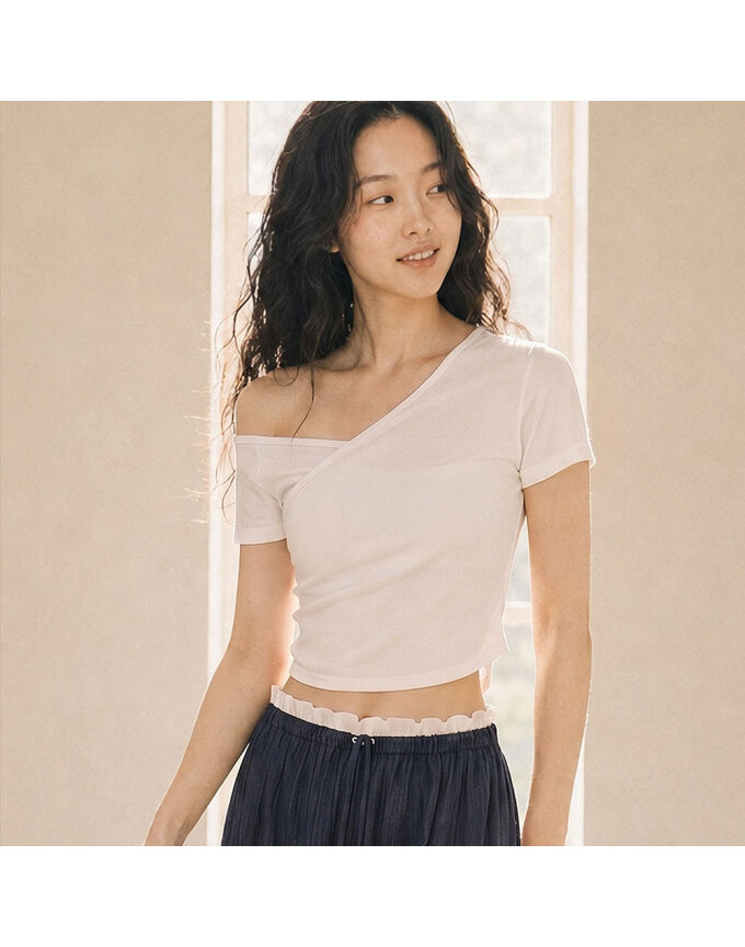 OVERLAPPED PANEL SHORT-SLEEVE TOP_T516TP115