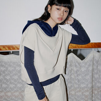 REVERSED DETAIL OVERSIZED VEST_T326TP119