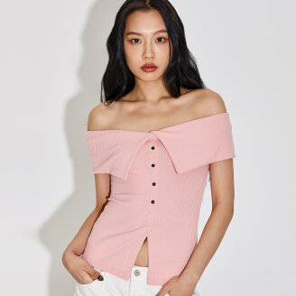 RIBBED BUTTON-DOWN OFF SHOULDER TOP_T316TP128