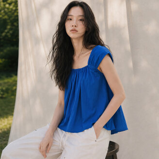 VOLUMINOUS SQUARE NECK BLOUSE_T513TP120