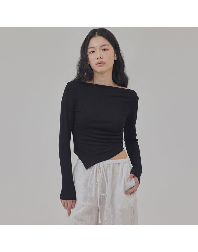 UNBALANCED POINTY HEM BOAT NECK TOP_T513TP106