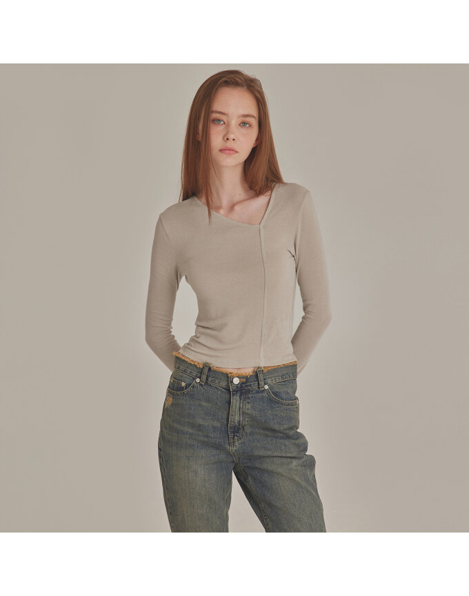 SOFT TOUCH ASYMMETRY V-NECK TOP_T426TP108