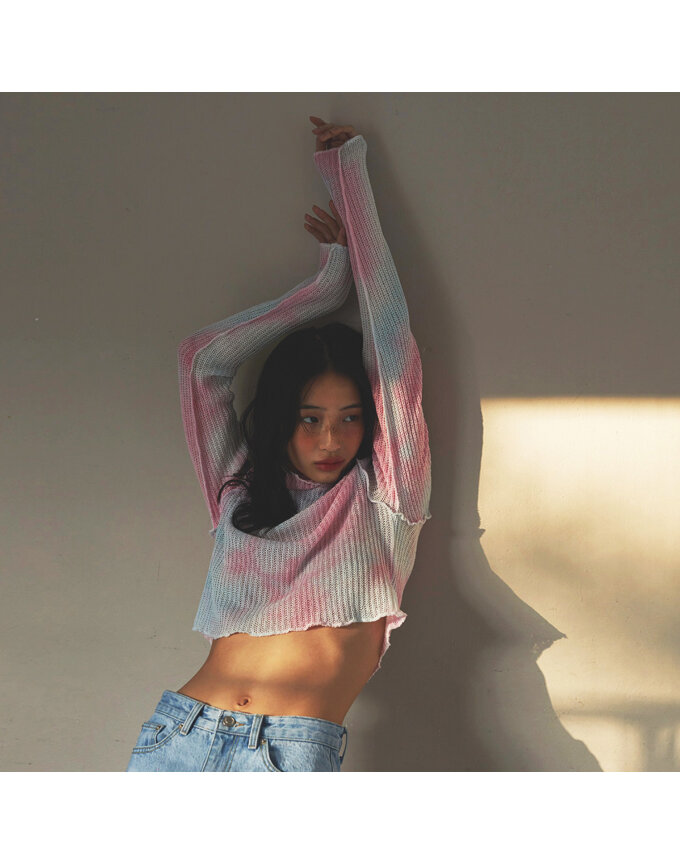 TIE-DYE OVERNECK CROP KNIT TOP_T316TP105