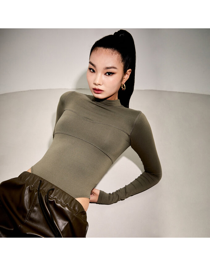 BUST OUTLINE BODYSUIT_T226BS304