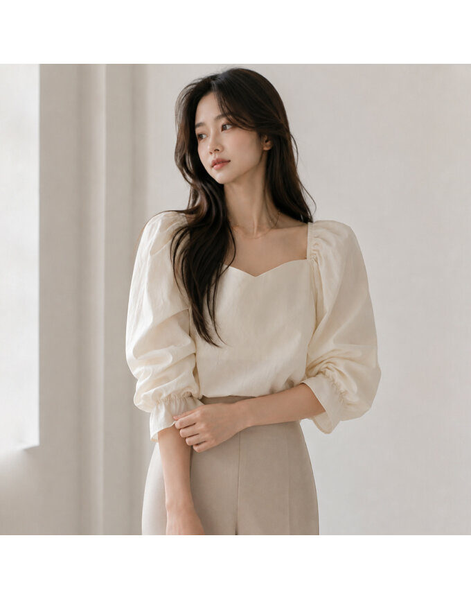 [예쎄] 하트 스퀘어넥 셔링 볼륨 블라우스(S6FBL018A)