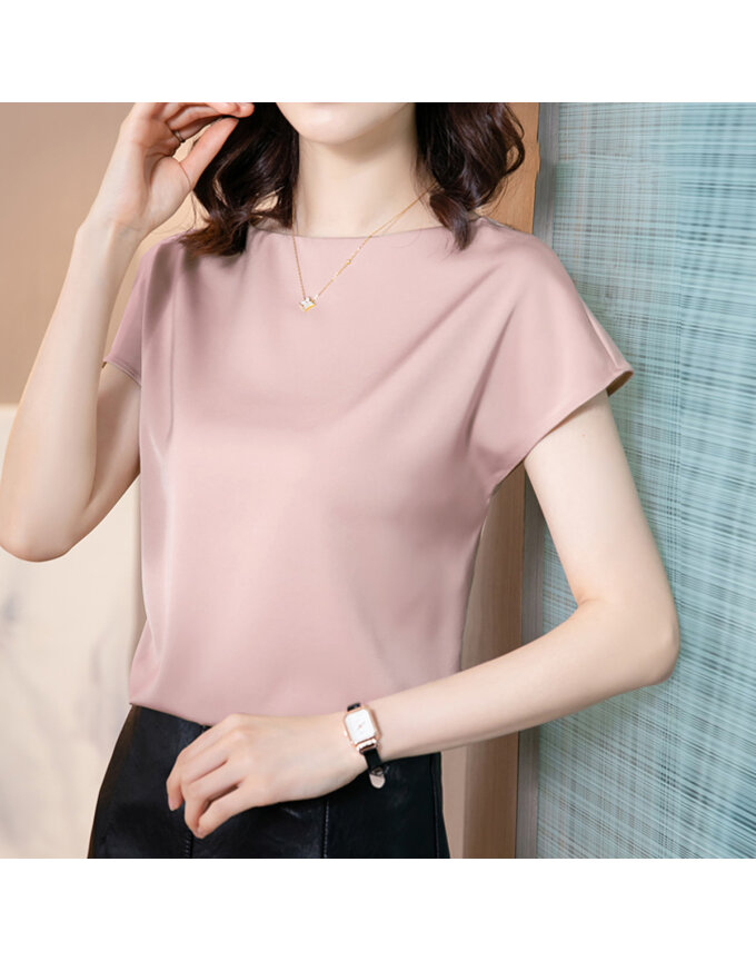 KARRA 새틴보트넥블라우스_A3F0850