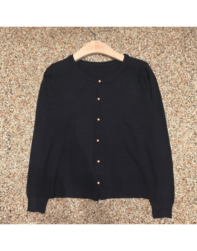여성 라운드넥 금장단추 데일리 무지 간절기 긴팔 니트 가디건 21DS-WCD260092-블랙